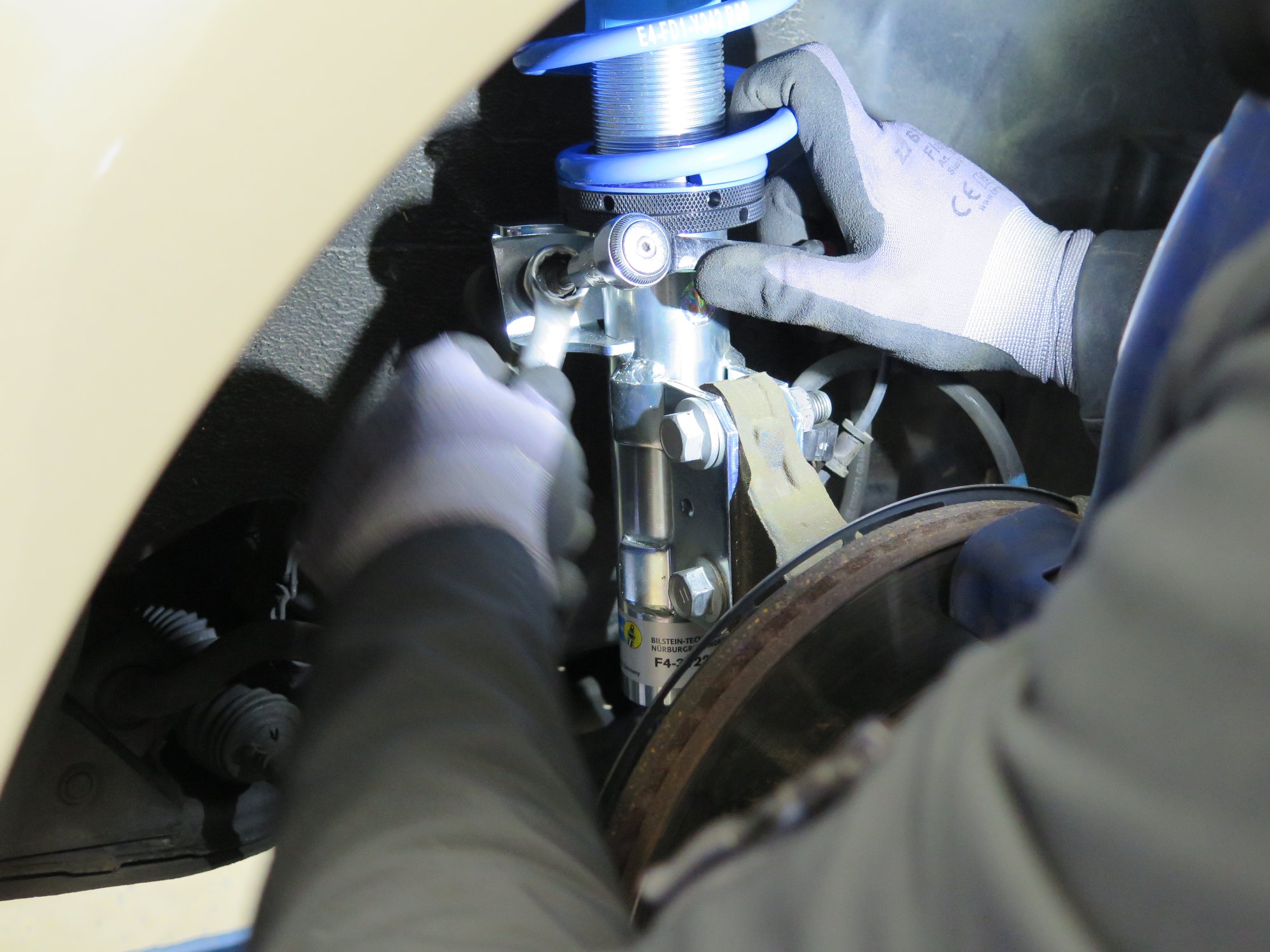 Installation amortisseur Bilstein