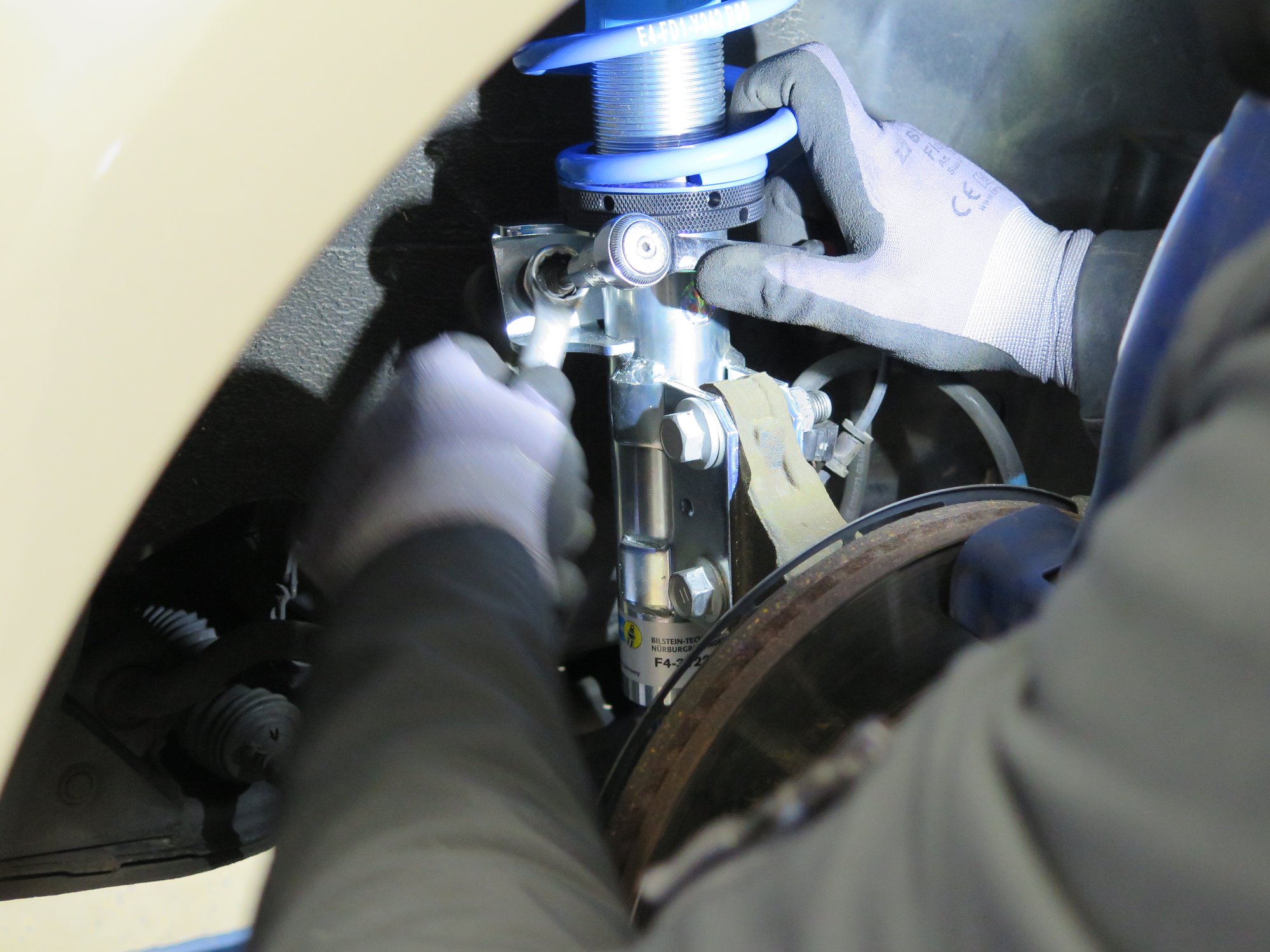 Installation amortisseur Bilstein